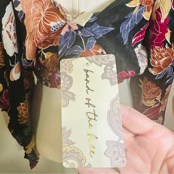 Band Of The Free M Black Berry Smocked Floral Wrap Crop Top Boho Western Gypsy - Picture 4 of 14